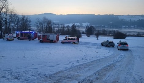 Wasserretter und Feuerwehr waren am Irrsee im Einsatz.