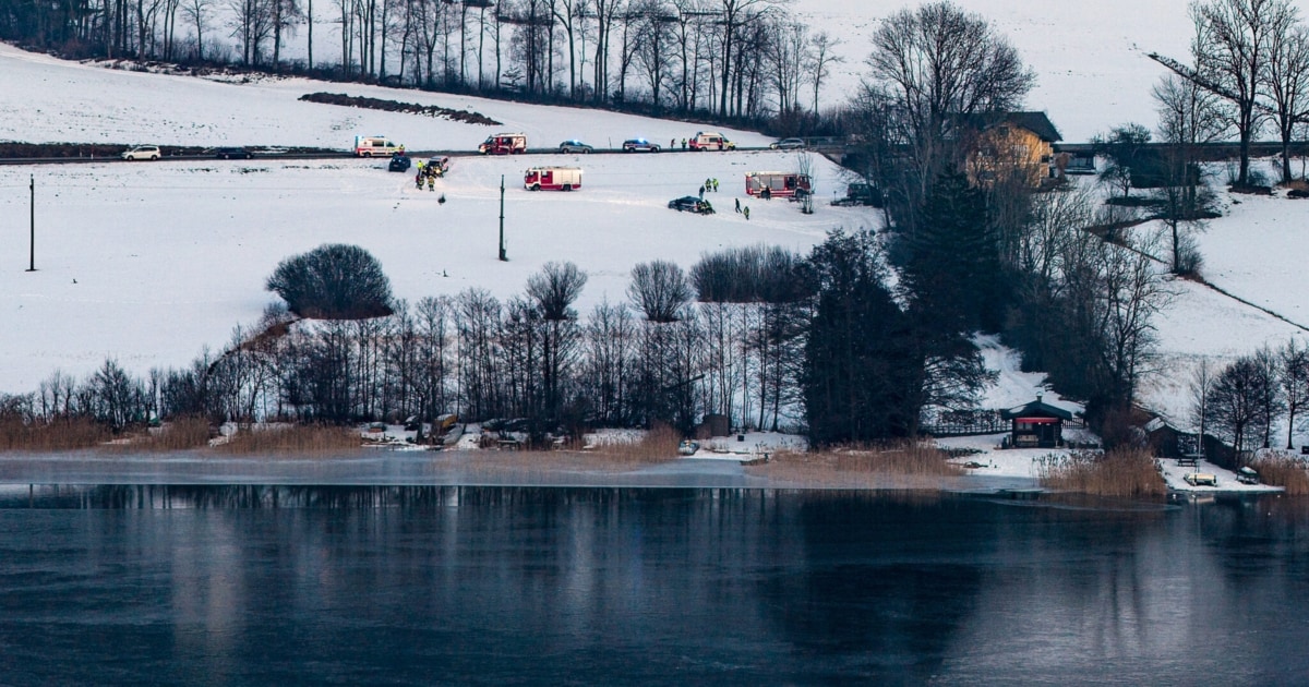 Am Irrsee - Helikopter rettete mit Tau zwei Eisläuferinnen