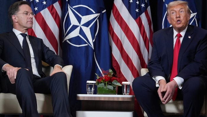 US-Präsident Donald Trump (re.) traft sich beim Weltwirtschaftsforum in Davos auch mit NATO-Chef ...