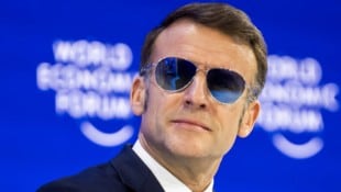 Das stilvolle Accessoire von Emmanuel Macron sorgte beim Weltwirtschaftsforum in Davos für ...