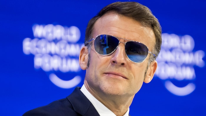 Das stilvolle Accessoire von Emmanuel Macron sorgte beim Weltwirtschaftsforum in Davos für ...