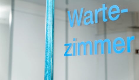 Laut einer aktuellen Studie von Privatkrankenversicherungen muss man bis zu 13-mal länger auf ...