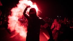 Laut dem DÖW entsteht gerade eine neue Generation Neonazis. Diese zeige sich „ausgesprochen ...