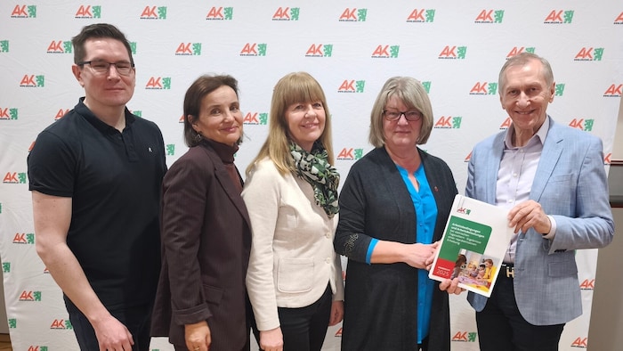 Präsentierten die Ergebnisse: Patrick Hart (Studienverantwortlicher), Bernadette Pöcheim ...