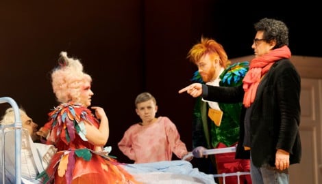 Intendant Rolando Villazon (ganz re.) inszeniert selbst die Neuproduktion der „Zauberflöte“ im ...