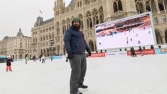 Pädagoge Konrad H. nutzte die 10.000 Quadratmeter große Eisfläche gemeinsam mit seinen Schülern.