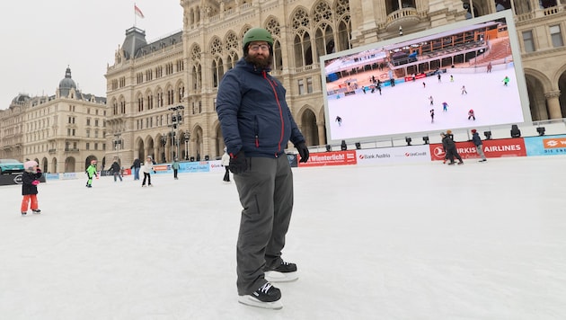 Pädagoge Konrad H. nutzte die 10.000 Quadratmeter große Eisfläche gemeinsam mit seinen Schülern.