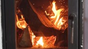 Der Verein „Holz mit Herz“ spendet Wärme durch Brennholz.