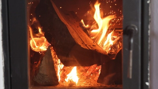 Der Verein „Holz mit Herz“ spendet Wärme durch Brennholz.