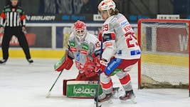 Auch Mario Kempe (re.) muss das Match in Vorarlberg am Freitag verletzt auslassen.