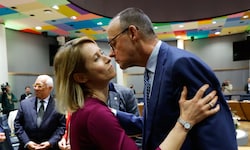 Von links: EU-Außenbeauftragte Kaja Kallas und Deutschlands Bundeskanzler Friedrich Merz