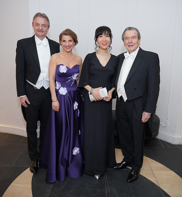 Gerhard Schröder mit Gattin So-yeon Schröder-Kim trafen sich schon vor dem Ball mit Kristina ...