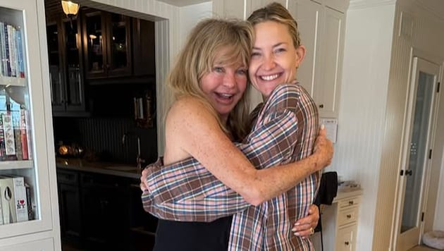 Goldie Hawn gratulierte einer noch ganz verschlafenen Kate Hudson zu ihrer Oscar-Nominierung.