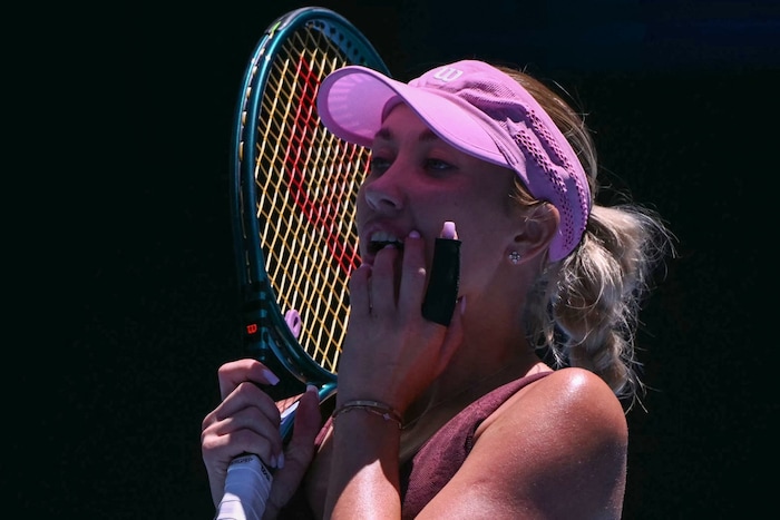 Anastasia Potapova und ihr verletzter Finger