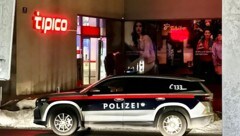 Polizei-Einsatz beim Wettlokal in Salzburg-Schallmoos.