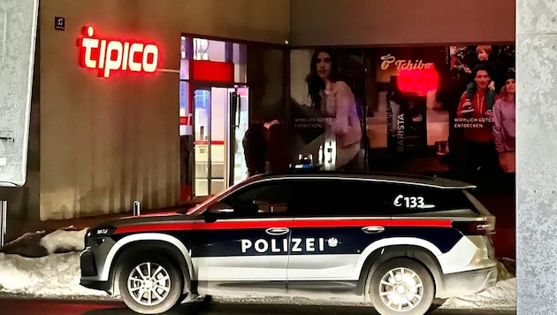 Polizei-Einsatz beim Wettlokal in Salzburg-Schallmoos.