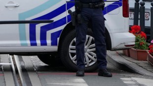 Die Polizei konnte rasch vier mutmaßliche Angreifer festnehmen (Symbolbild).