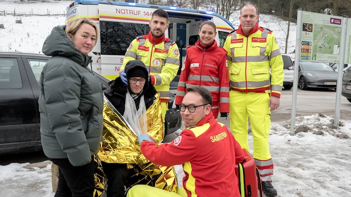 Für die „Krone“ geben Samariterbund und Rotes Kreuz wichtige Tipps, wie man unterkühlte Personen ...