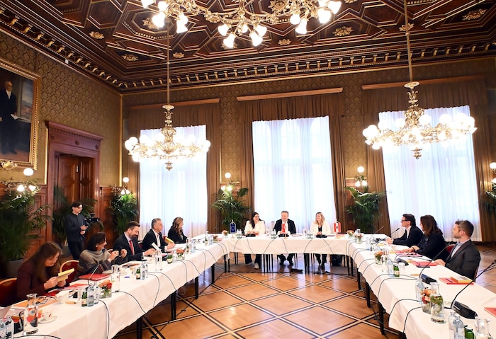 Am Freitag traf sich Wiens rot-pinke Stadtregierung zur ersten Klausur nach der Wahl im April ...