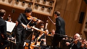 Augustin Hadelich ist einer der bedeutendsten Geiger unserer Zeit; er spielt die legendäre ...