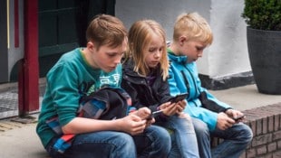 Die meisten Kinder bewegen sich tagtäglich in der digitalen Welt – und sind dort realen Gefahren ...