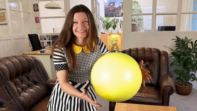 Kajsa Boström ist eine schwedische Dirigentin, Musikerin und Gründerin inklusiver Klang- und ...