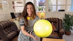 Kajsa Boström ist eine schwedische Dirigentin, Musikerin und Gründerin inklusiver Klang- und ...