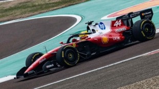Der neue SF-26 von Lewis Hamilton bei den ersten Runden in Fiorano.