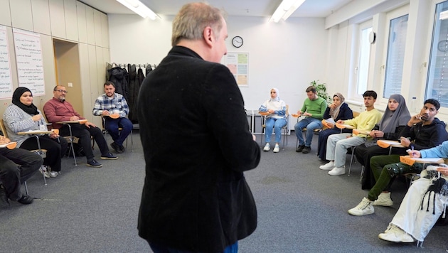 Mit Anfang des Jahres wurden die Werte- und Orientierungskurse von drei auf fünf Tage ...