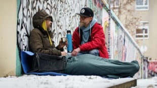 Ein warmer Tee hilft. Die Zahl der Obdachlosen steigt an.