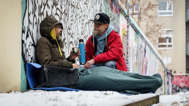 Ein warmer Tee hilft. Die Zahl der Obdachlosen steigt an.