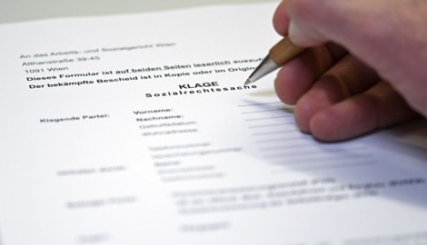 Zwischen Hoffnung und Ablehnung: Der Weg zum Reha-Geld ist für viele Kranke eine Hürde.