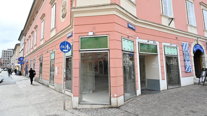 Viele Geschäfte im Zentrum stehen leer.