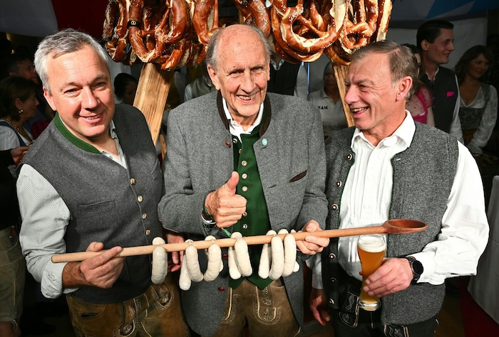 Fritz Strobl, Hans-Joachim Stuck und Günther Mader feierten ebenso mit ...