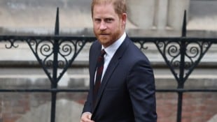 Prinz Harry kämpft für Gerechtigkeit und zog in London gegen den britischen Boulevard vor ...