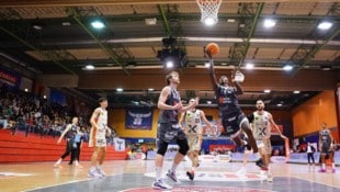 Die Bulls (in Schwarz) ziehen fix ins Play-off ein.