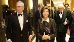 Beinahe unerkannt unters Publikum im Haus für Mozart mischte sich illustrer Besuch: Königin ...