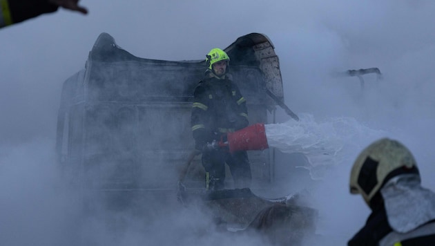 Massive Angriffe der russischen Armee sorgen für schwere Schäden in Kiew und anderen ...