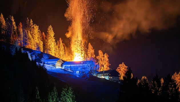 Das Feuer war weithin sichtbar.