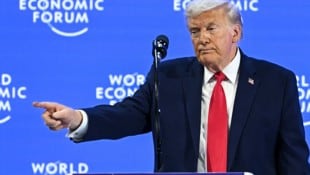 Zölle rauf, dann doch wieder keine Zölle: In Davos hat Trump wieder eine neue politische Wendung ...