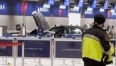 Der Lenker wurde nach dem Crash festgenommen.