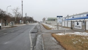 Das Opfer wurde leblos auf der Straße entdeckt – die Mordgruppe ermittelt.