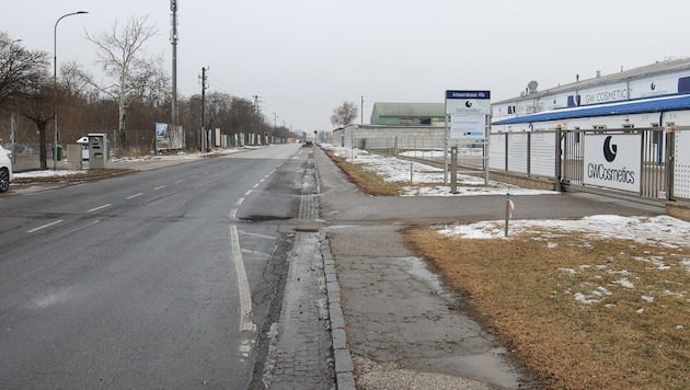 Das Opfer wurde leblos auf der Straße entdeckt – die Mordgruppe ermittelt.