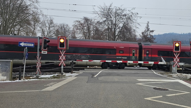 Der Übergang zur Gemeinde bei der Schlossallee soll für Autos bald nicht mehr benutzbar sein.
