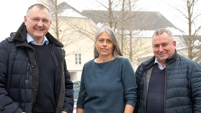 Historiker Günter Fuhrmann, Vizebürgermeisterin Sabina Doria und Bürgermeister Berhard ...
