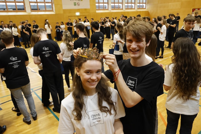 Clara Wehringer und Jakob Breinl treten mit 55 anderen Paaren auf.