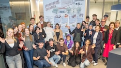 Schüler und Schülerinnen der HTL Mödling lieferten 13 Entwürfe für einen schattigen ...