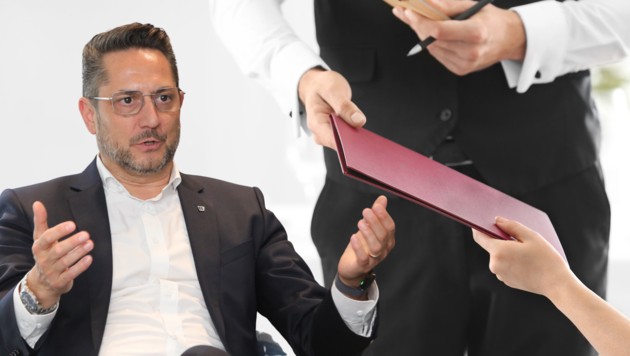 Alois Rainer richtet auch einen Appell an den Finanzminister.