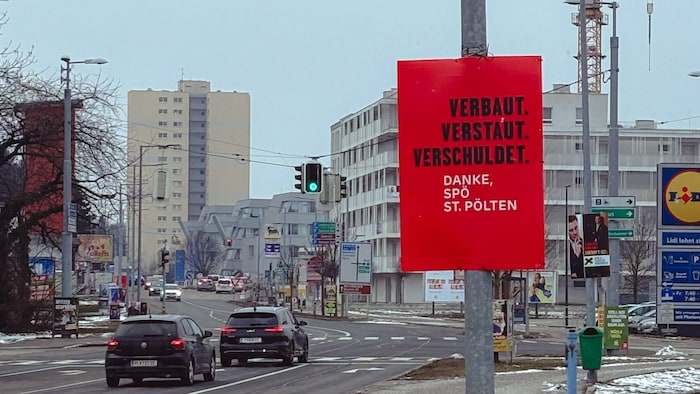 Mit Plakaten verwies die ÖVP vor allem auch auf Staus in der Stadt – den es aber nicht immer ...