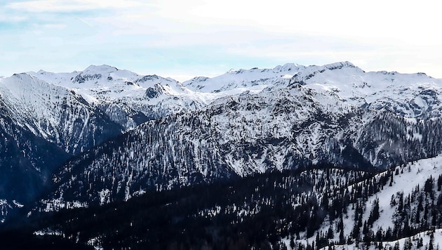 Der Windpark mit 13 Turbinen soll auf dem Hochplateau Windsfeld zwischen Pongau und Lungau ...
